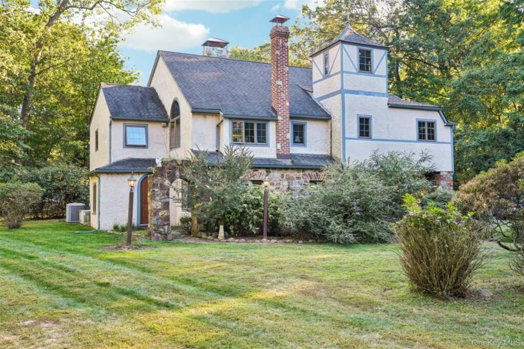 51 Laurel Road, New City, NY 10956