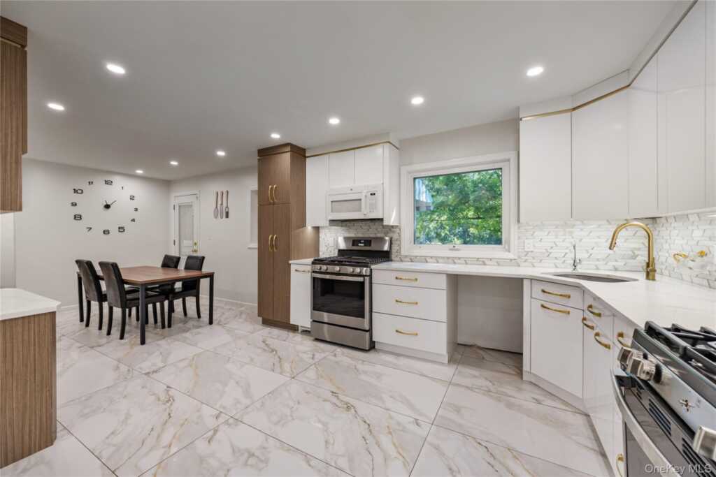 4 Dalewood Drive, Suffern, NY 10901 - Photo 10 of 23