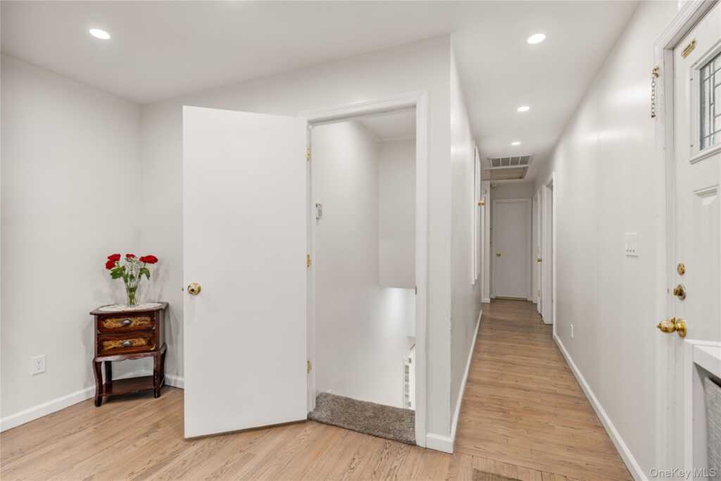 4 Dalewood Drive, Suffern, NY 10901 - Photo 11 of 23