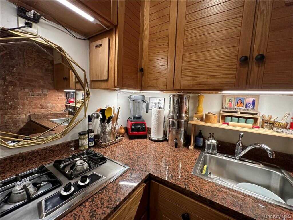 66 Broadway, Unit #2R, Nyack, NY 10960 - Photo 10 of 15