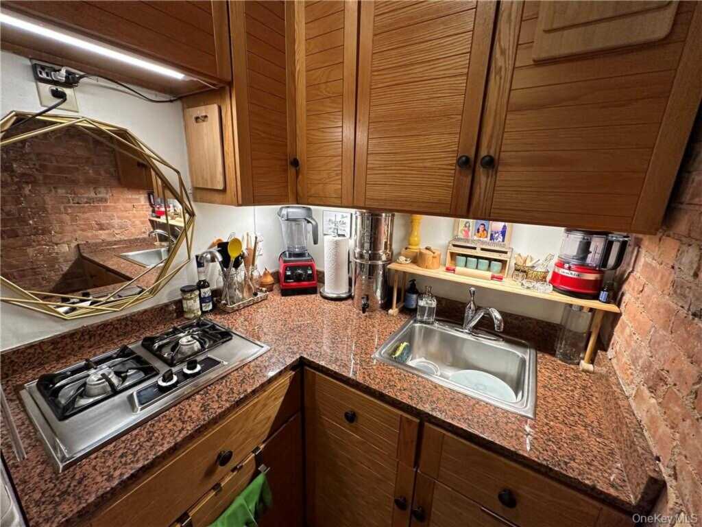 66 Broadway, Unit #2R, Nyack, NY 10960 - Photo 12 of 15