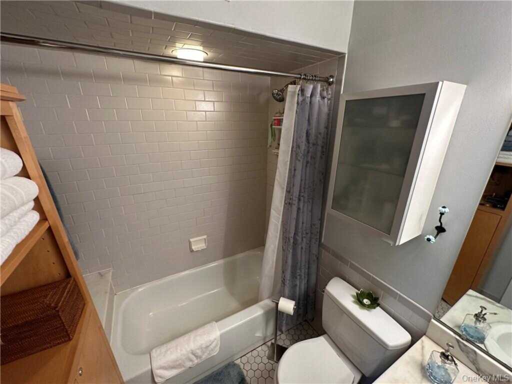 66 Broadway, Unit #2R, Nyack, NY 10960 - Photo 6 of 15