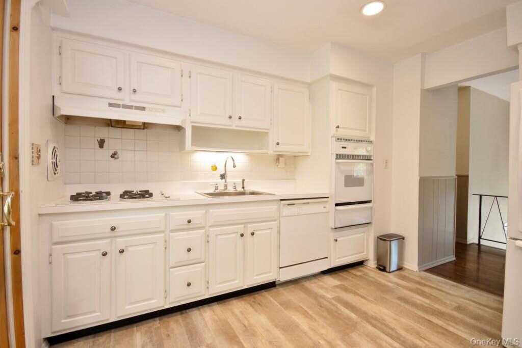 277 Old Route 304, New City, NY 10956 - Photo 7 of 43