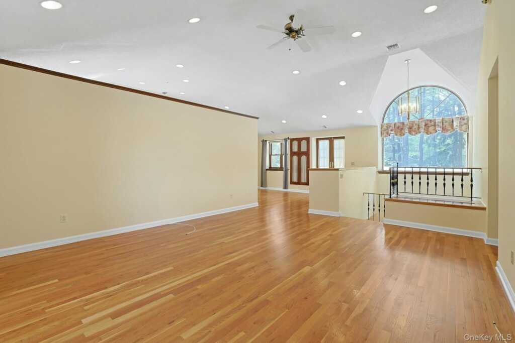 99 New Hempstead Road, New City, NY 10956 - Photo 10 of 35