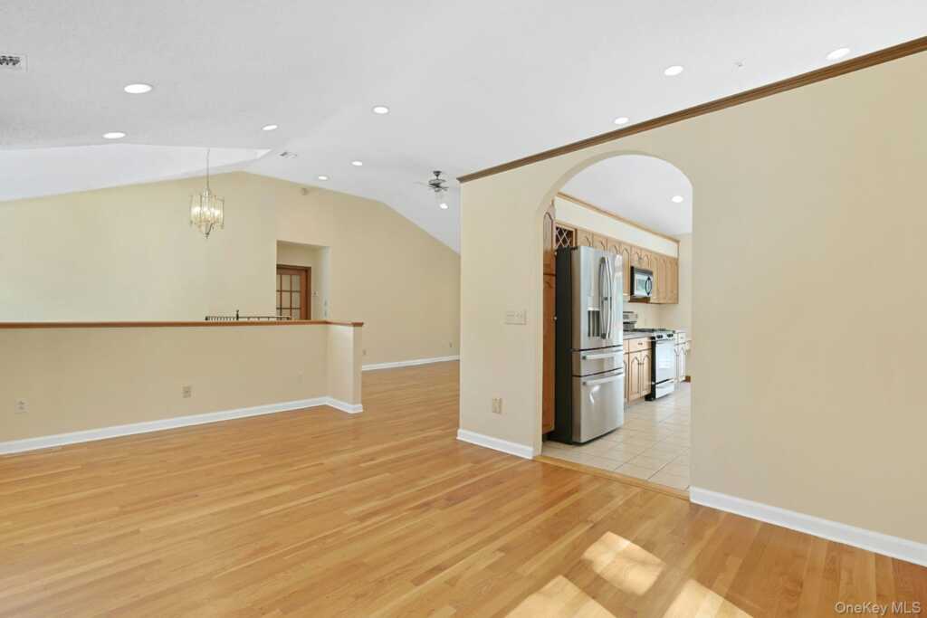 99 New Hempstead Road, New City, NY 10956 - Photo 13 of 35