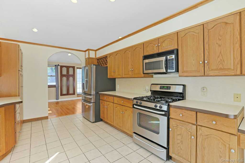 99 New Hempstead Road, New City, NY 10956 - Photo 17 of 35