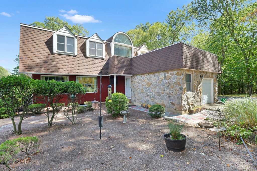 99 New Hempstead Road, New City, NY 10956 - Photo 2 of 35