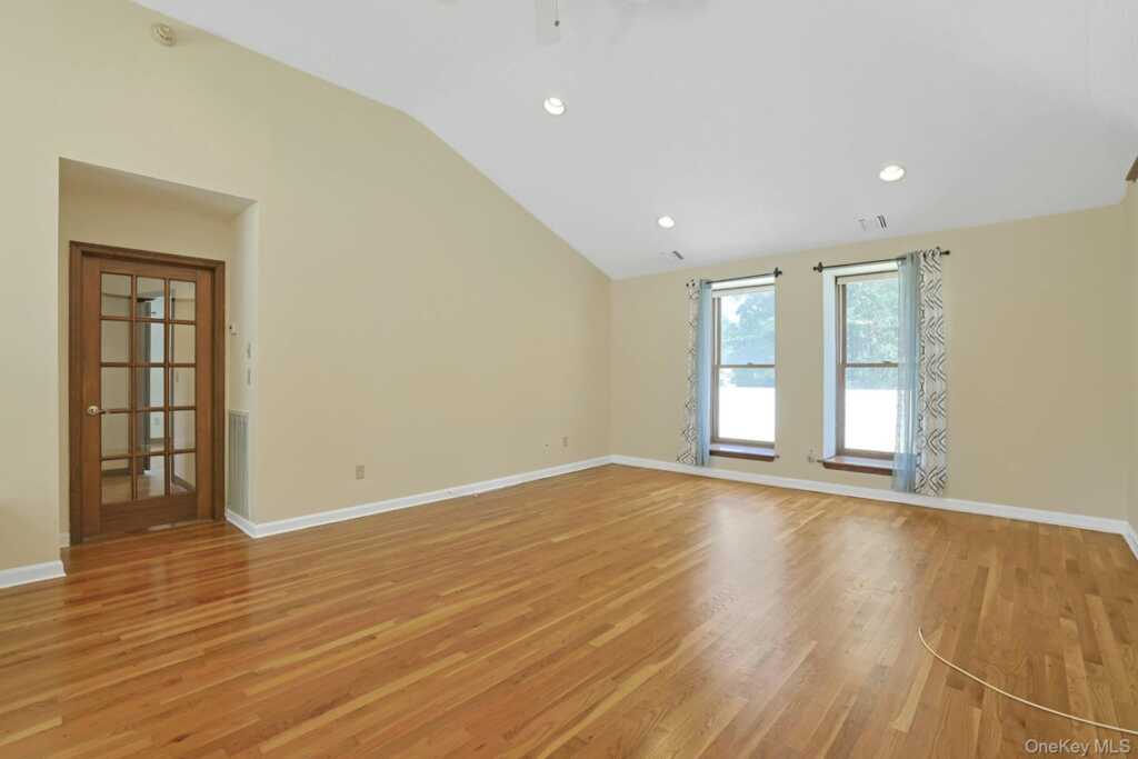 99 New Hempstead Road, New City, NY 10956 - Photo 8 of 35