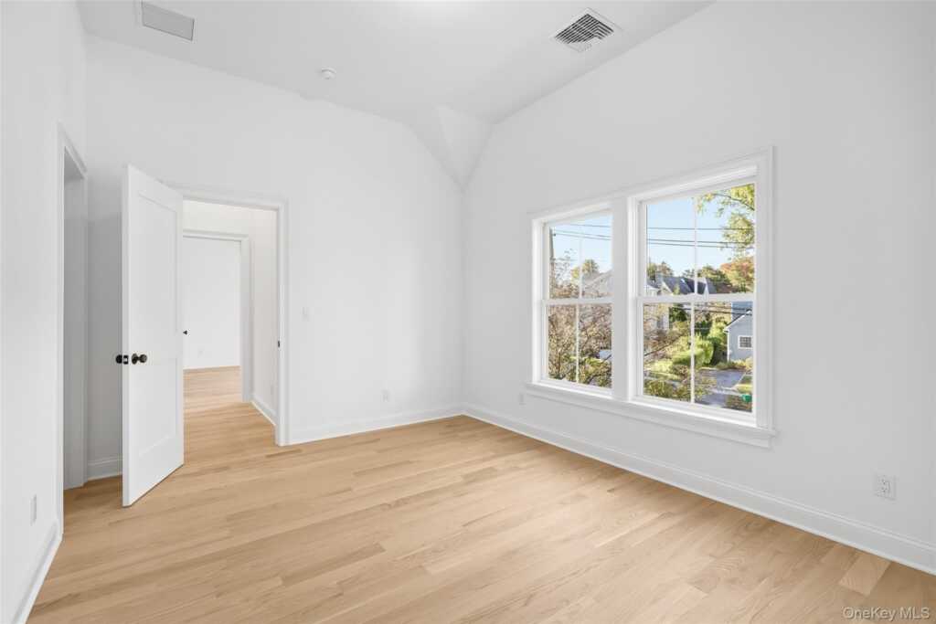 76 Glen Oaks Drive, Rye, NY 10580 - Photo 19 of 30