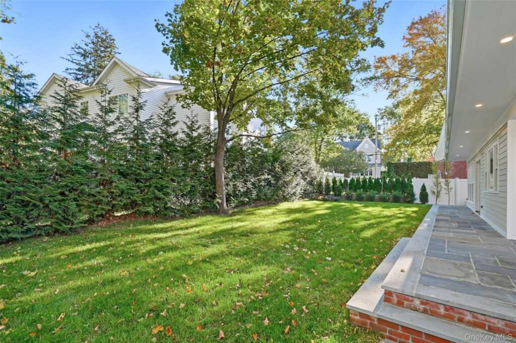 76 Glen Oaks Drive, Rye, NY 10580 - Photo 26 of 30