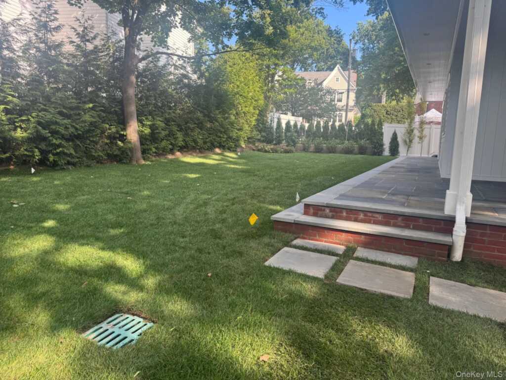 76 Glen Oaks Drive, Rye, NY 10580 - Photo 3 of 8