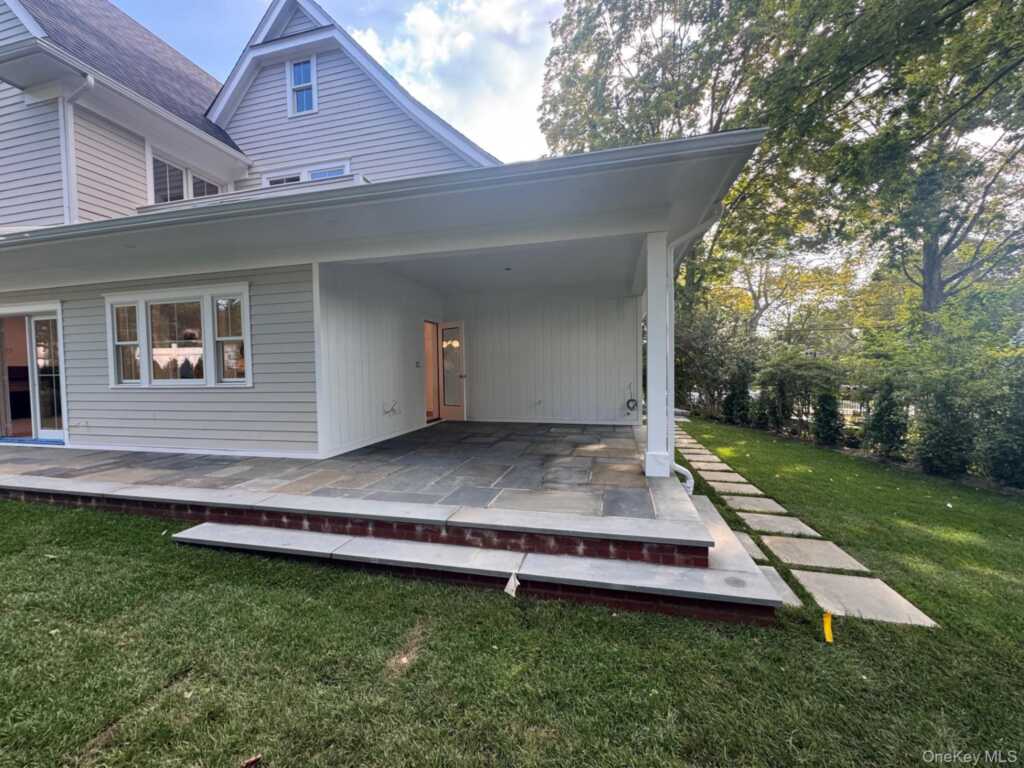 76 Glen Oaks Drive, Rye, NY 10580 - Photo 4 of 8