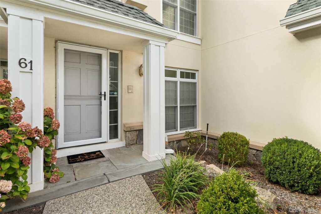 61 Doral Greens Drive, Rye, NY 10573