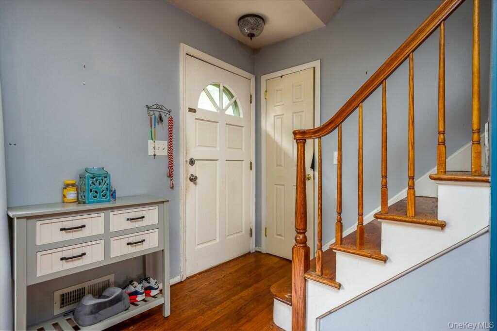 363 Gilbert Avenue, Pearl River, NY 10965 - Photo 11 of 25