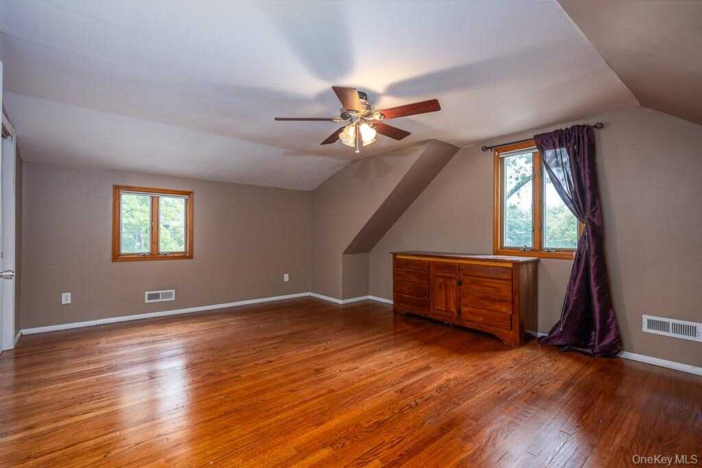 363 Gilbert Avenue, Pearl River, NY 10965 - Photo 23 of 25