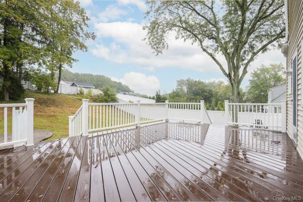 363 Gilbert Avenue, Pearl River, NY 10965 - Photo 8 of 25