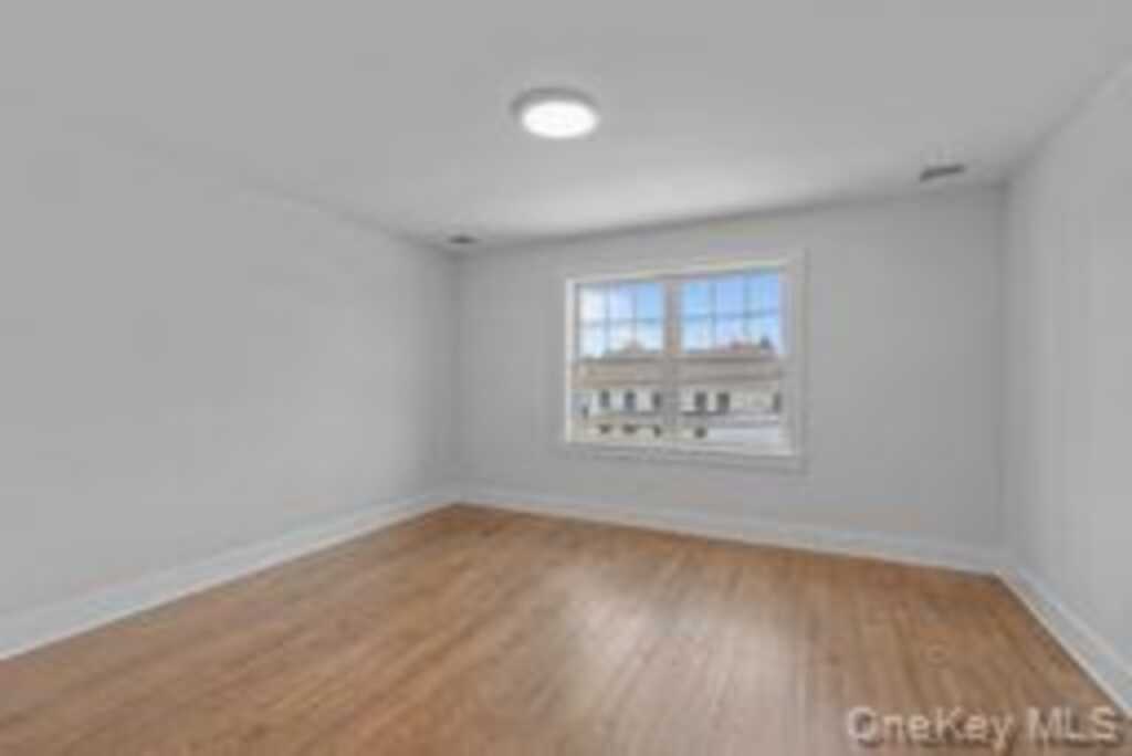 565 King Street, Rye, NY 10573 - Photo 10 of 32