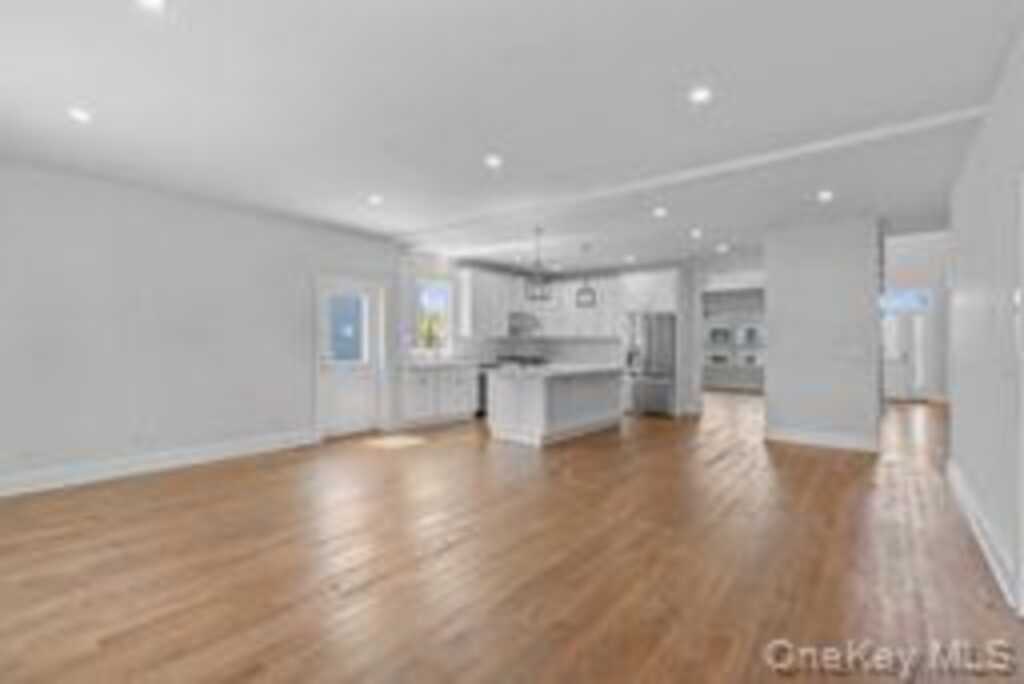 565 King Street, Rye, NY 10573 - Photo 2 of 32