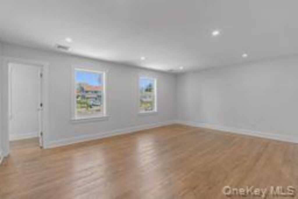 565 King Street, Rye, NY 10573 - Photo 5 of 32