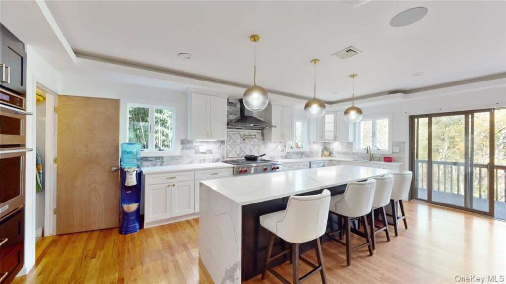 96 Old Pascack Road, Pearl River, NY 10965 - Photo 11 of 41