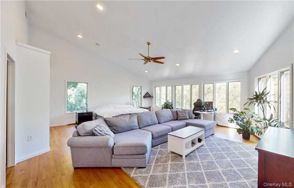 96 Old Pascack Road, Pearl River, NY 10965 - Photo 19 of 41