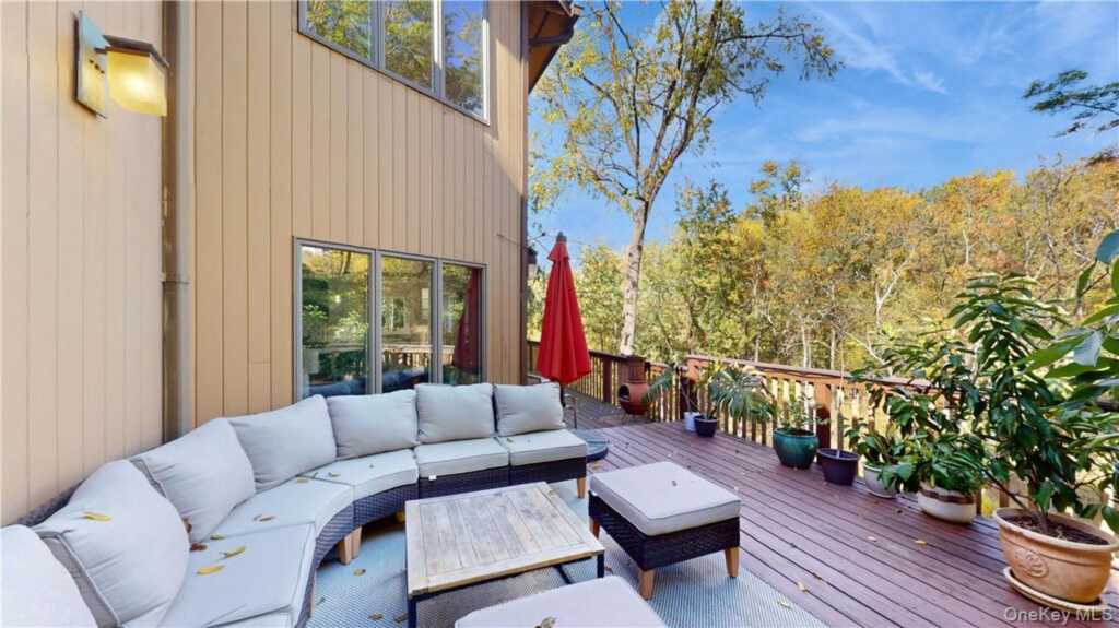 96 Old Pascack Road, Pearl River, NY 10965 - Photo 34 of 41