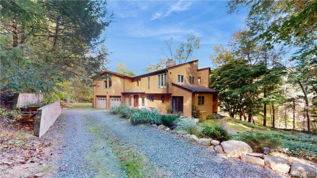 96 Old Pascack Road, Pearl River, NY 10965 - Photo 4 of 41