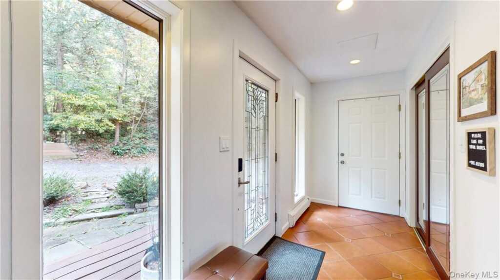 96 Old Pascack Road, Pearl River, NY 10965 - Photo 5 of 41