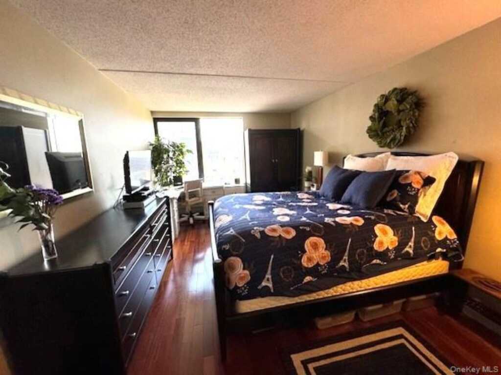 4 Martine Avenue, Unit #1402, White Plains, NY 10606 - Photo 9 of 27