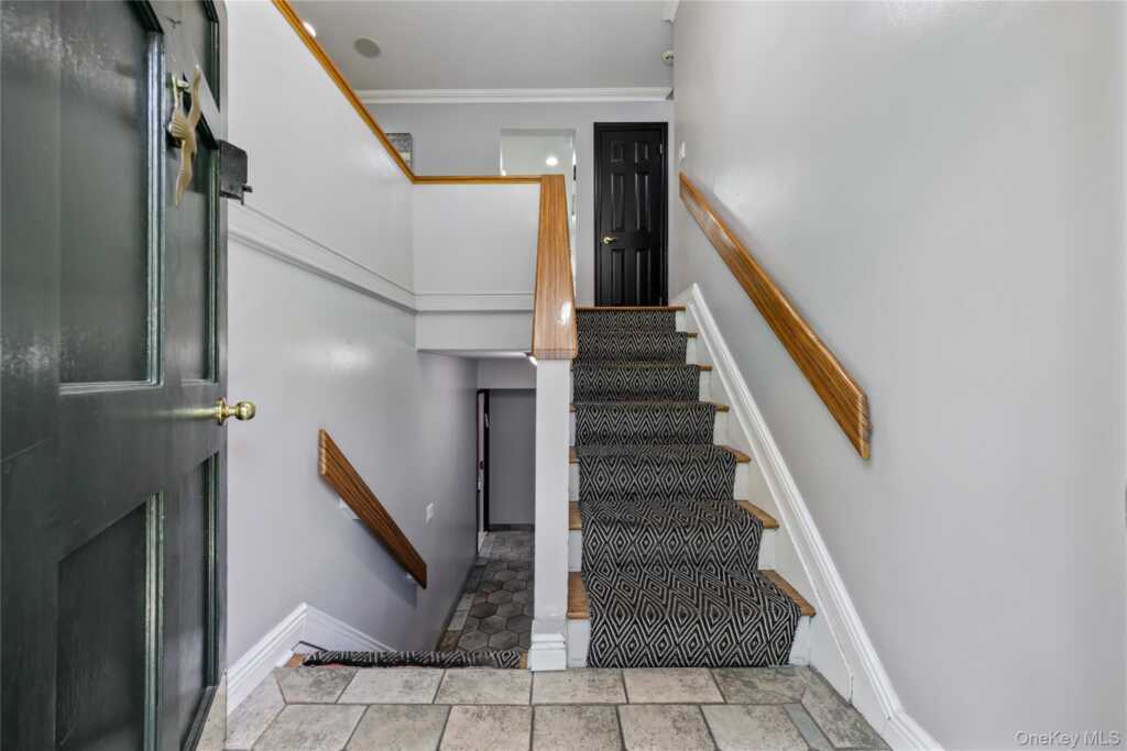 49 Lorna Lane, Suffern, NY 10901 - Photo 2 of 22