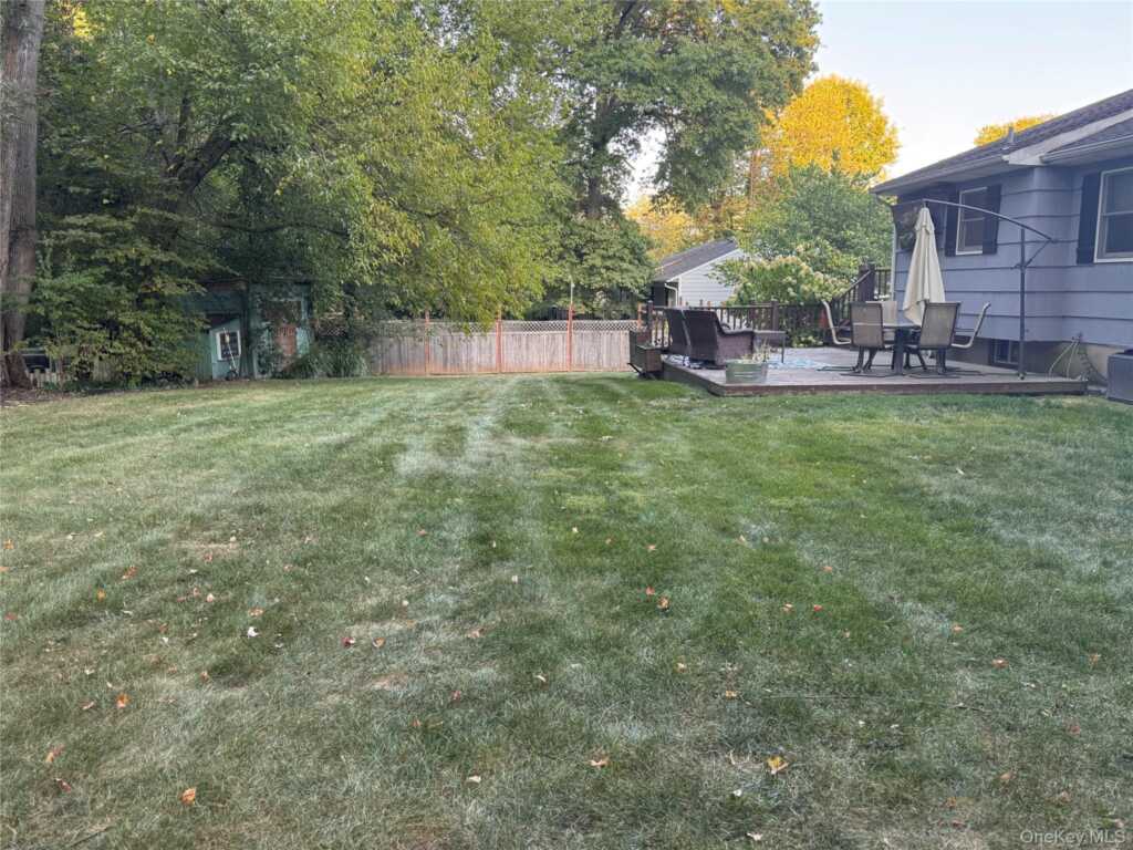 12 Deerwood Drive, New City, NY 10956 - Photo 2 of 37