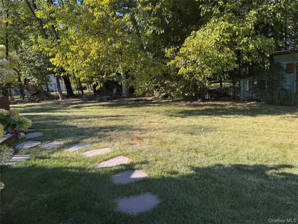 12 Deerwood Drive, New City, NY 10956 - Photo 23 of 37