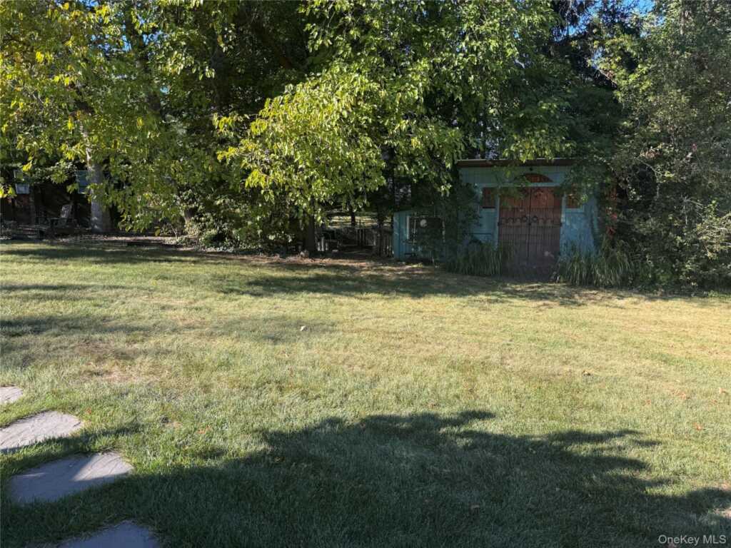 12 Deerwood Drive, New City, NY 10956 - Photo 24 of 37