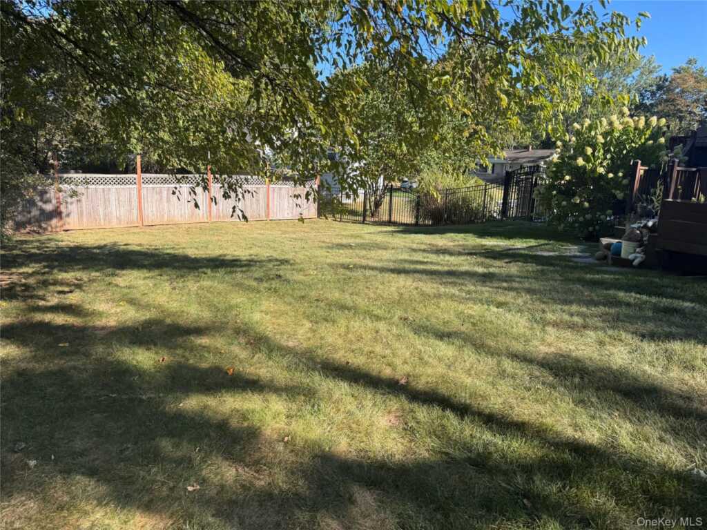 12 Deerwood Drive, New City, NY 10956 - Photo 27 of 37