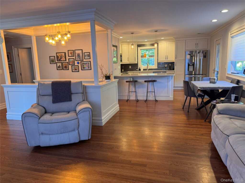 12 Deerwood Drive, New City, NY 10956 - Photo 9 of 37