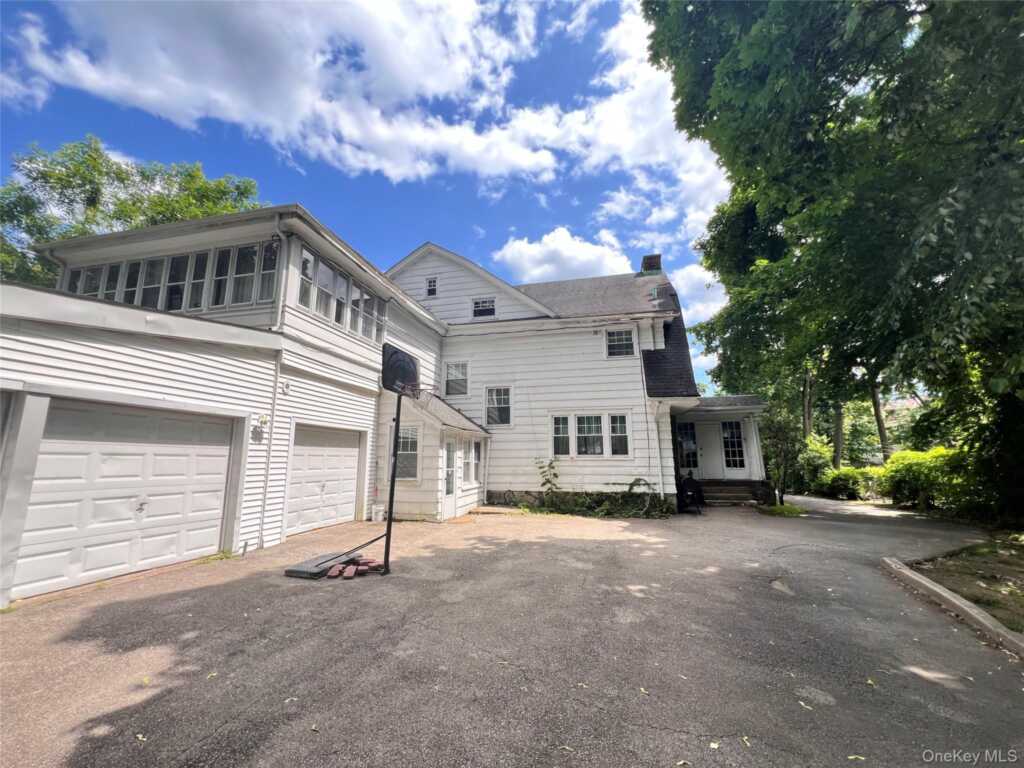 54 Broadview Avenue, New Rochelle, NY 10804 - Photo 3 of 3