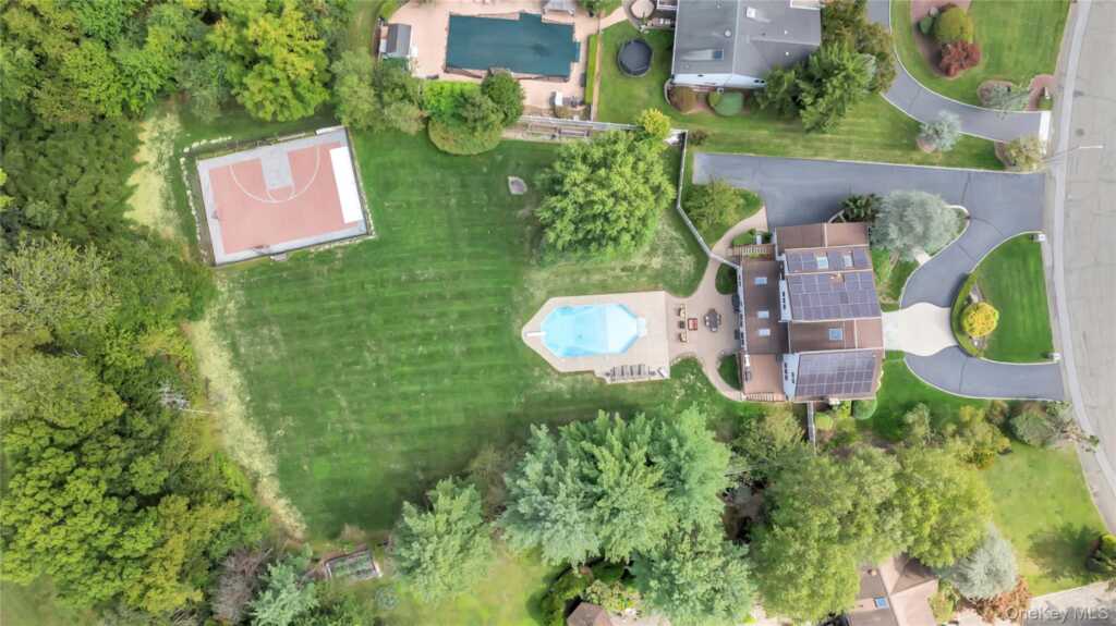 12 Snowdrop Drive, New City, NY 10956 - Photo 2 of 47