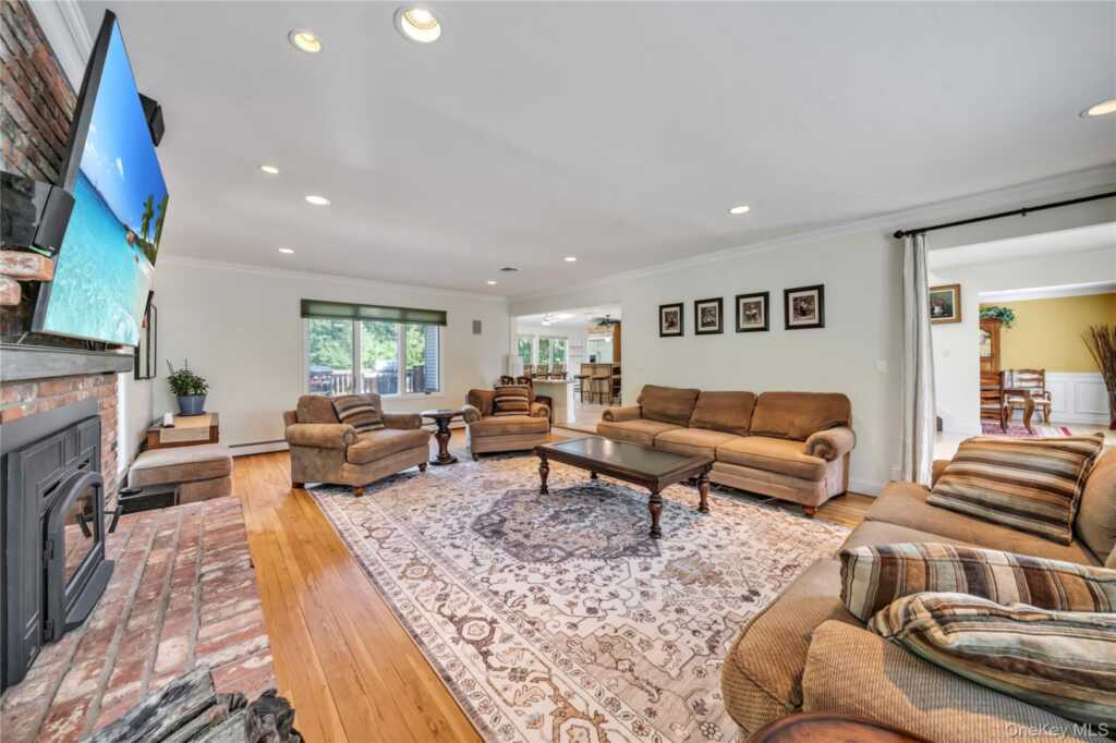 12 Snowdrop Drive, New City, NY 10956 - Photo 9 of 47