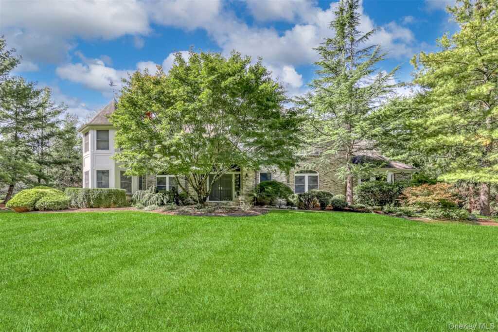 15 Golden Road, Suffern, NY 10901 - Photo 3 of 35