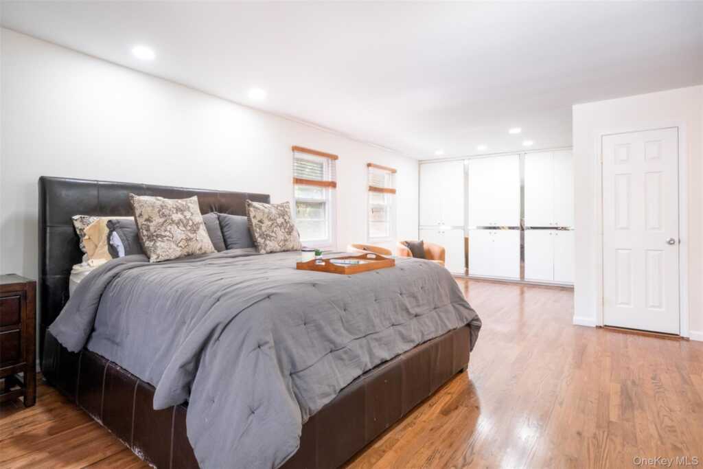 24 Sheldrake Place, New Rochelle, NY 10804 - Photo 11 of 29