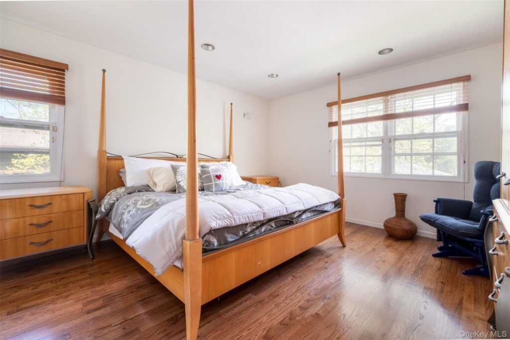 24 Sheldrake Place, New Rochelle, NY 10804 - Photo 16 of 29