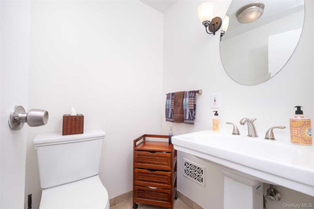 24 Sheldrake Place, New Rochelle, NY 10804 - Photo 19 of 29