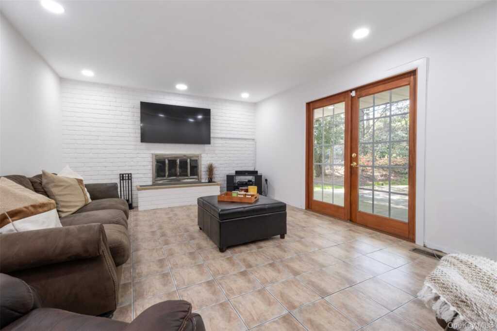 24 Sheldrake Place, New Rochelle, NY 10804 - Photo 20 of 29