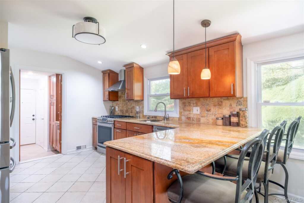 24 Sheldrake Place, New Rochelle, NY 10804 - Photo 3 of 29