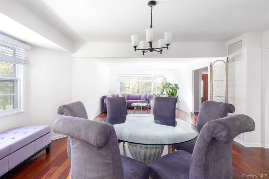 24 Sheldrake Place, New Rochelle, NY 10804 - Photo 4 of 29