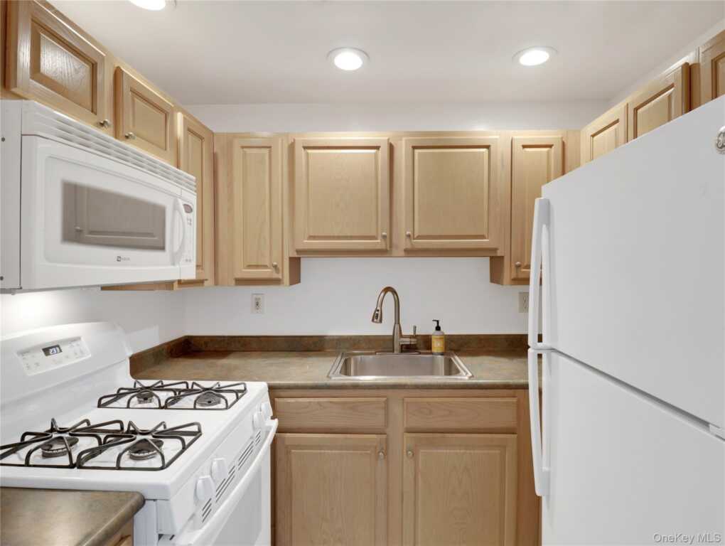 36 Prospect Street, Nyack, NY 10960 - Photo 8 of 37