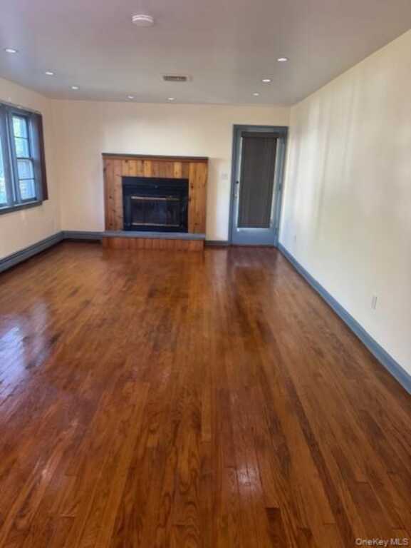 9 John Street, New City, NY 10956 - Photo 3 of 11