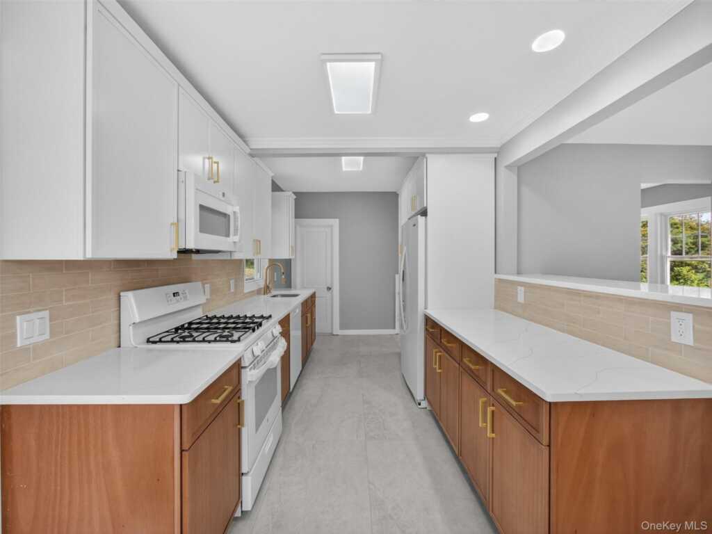 63 Lindbergh Lane, New City, NY 10956 - Photo 17 of 32