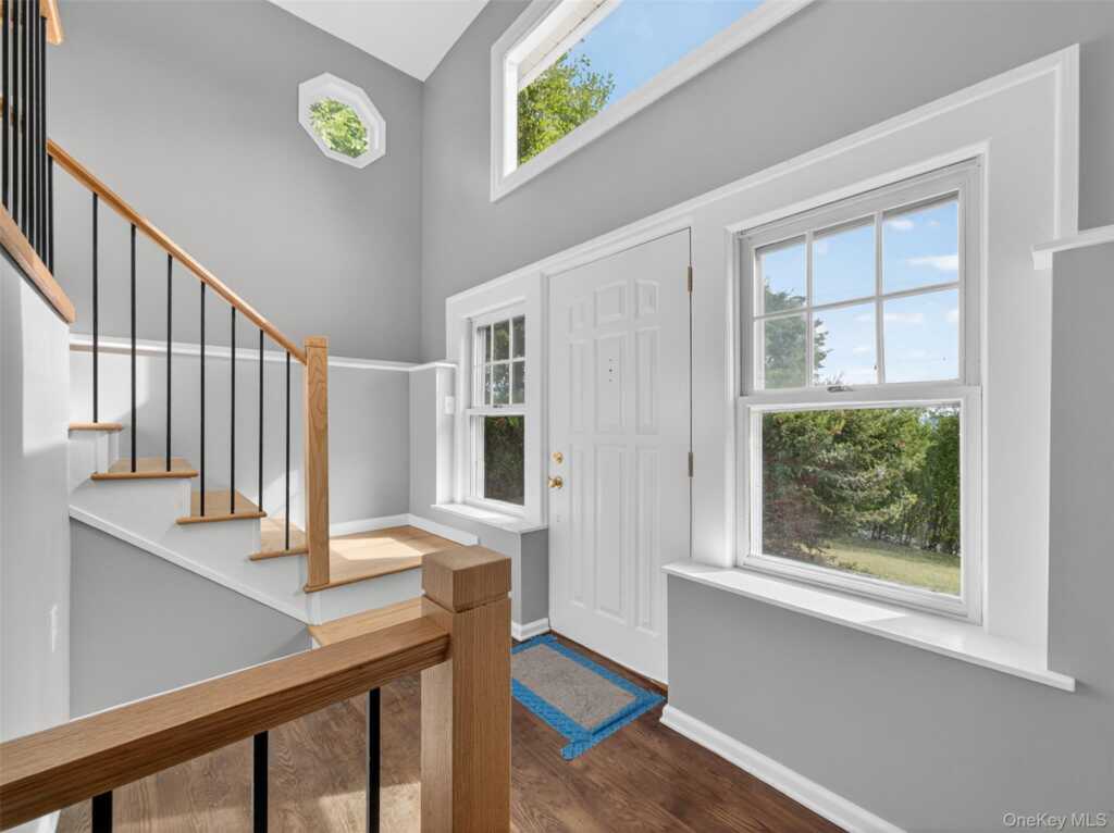 63 Lindbergh Lane, New City, NY 10956 - Photo 4 of 32
