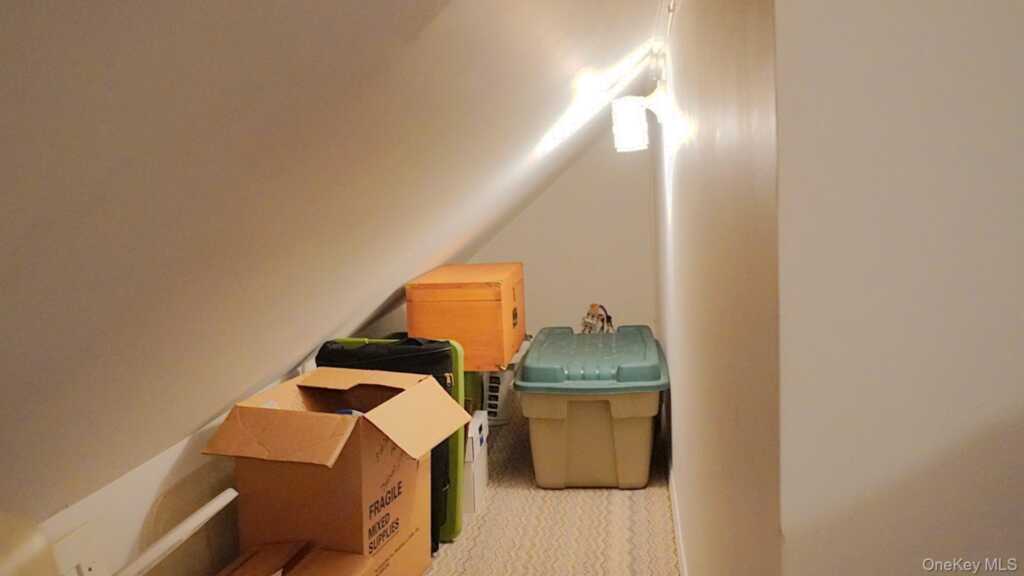 20 Pelhamside Drive, New Rochelle, NY 10801 - Photo 24 of 28